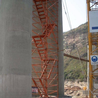 安全爬梯与脚手架 现代建筑工地的安全卫士——以阜城县亿诚建筑器材厂为例