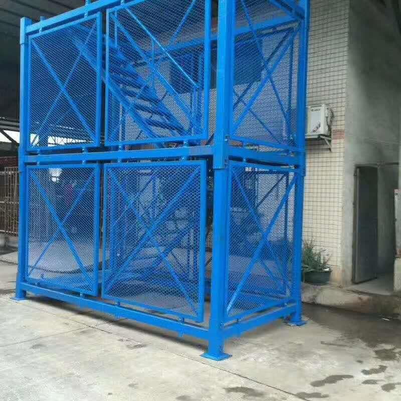 安全爬梯梯笼与挂网梯笼 工地施工梯笼的关键方案解析